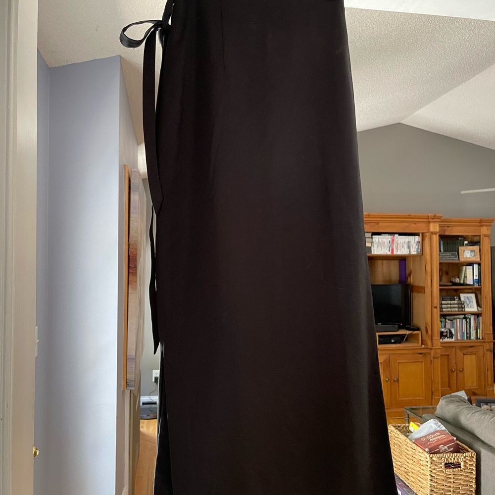 Wrap side tie skirt
